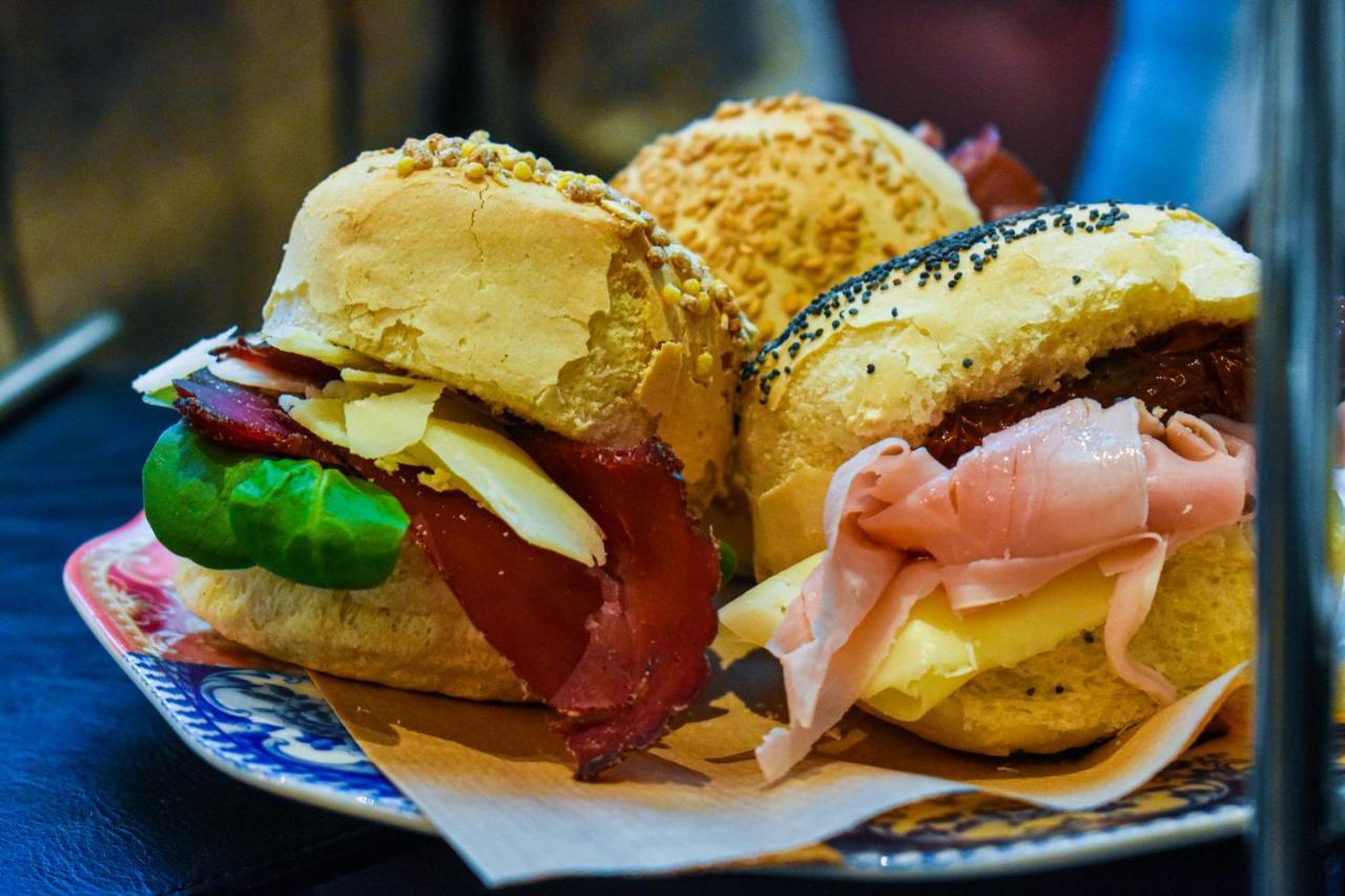 Palazzo Cornalia Hotel Milan Bagian luar foto A selection of sandwiches