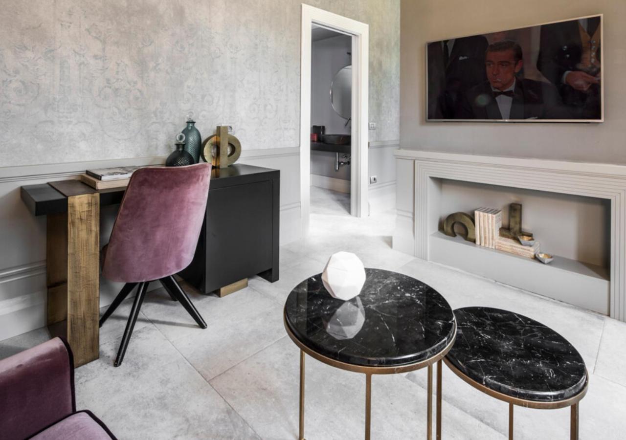 Palazzo Cornalia Hotel Milan Bagian luar foto Interior of a suite at the hotel