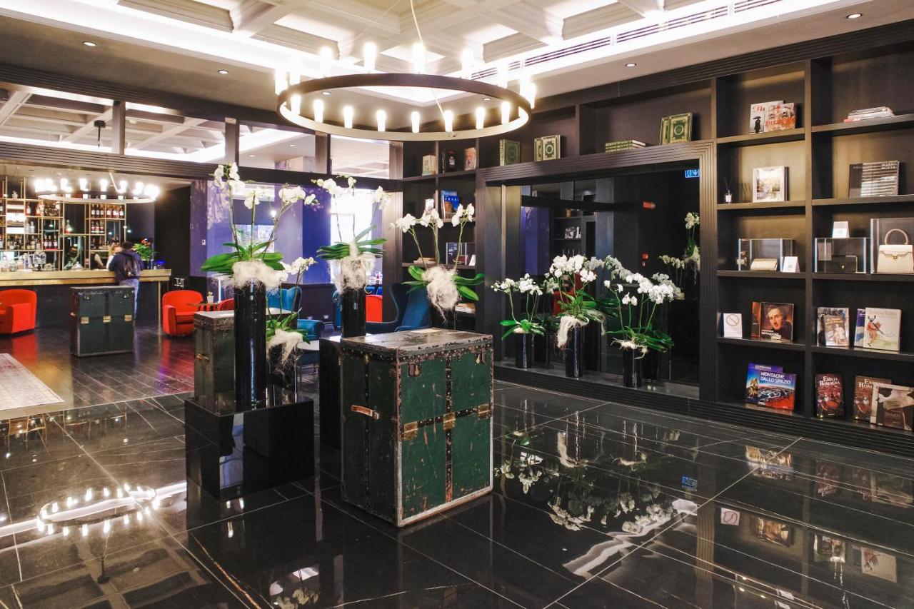 Palazzo Cornalia Hotel Milan Bagian luar foto The lobby of the hotel