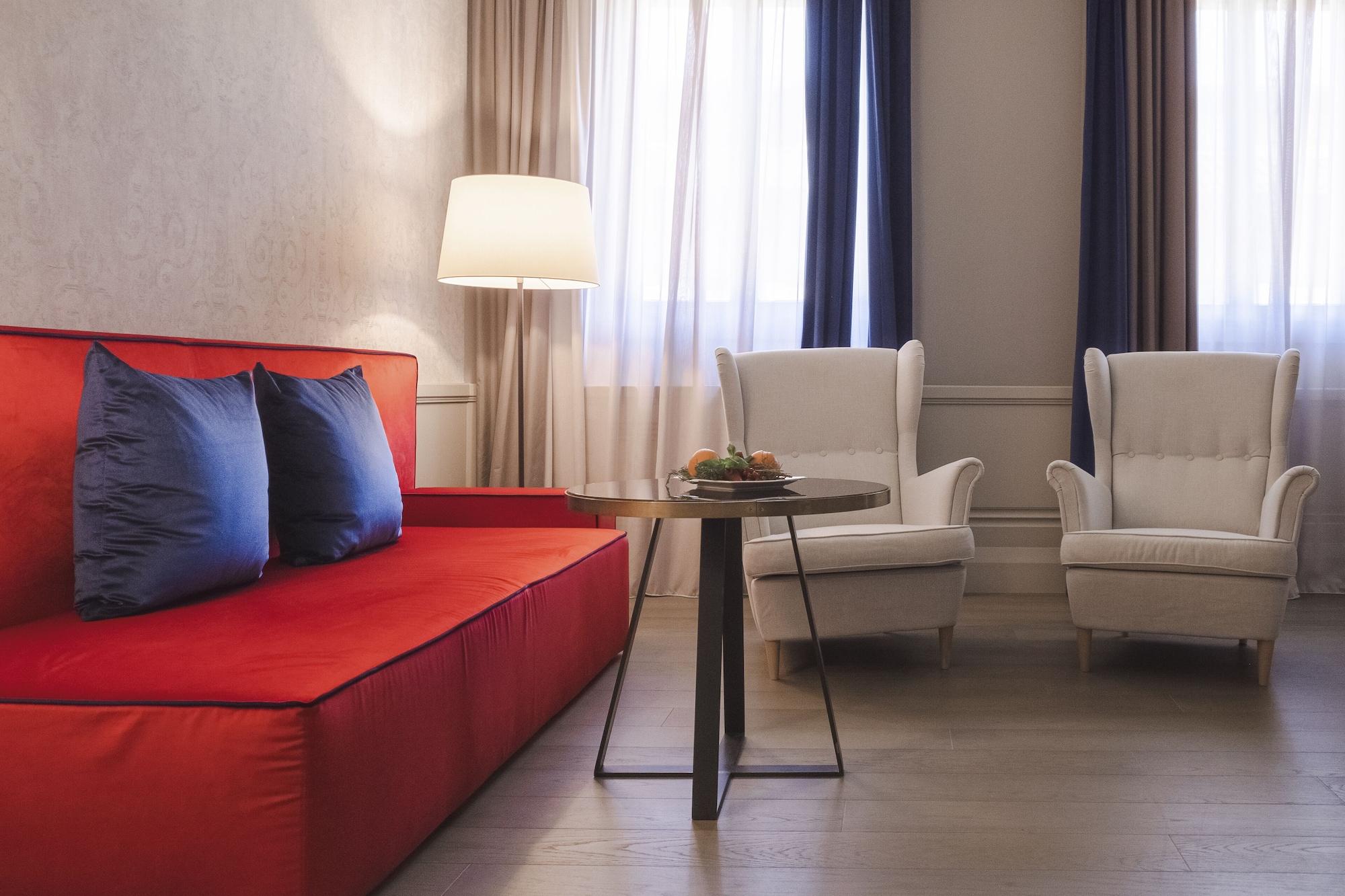 Palazzo Cornalia Hotel Milan Bagian luar foto A suite at the Hotel