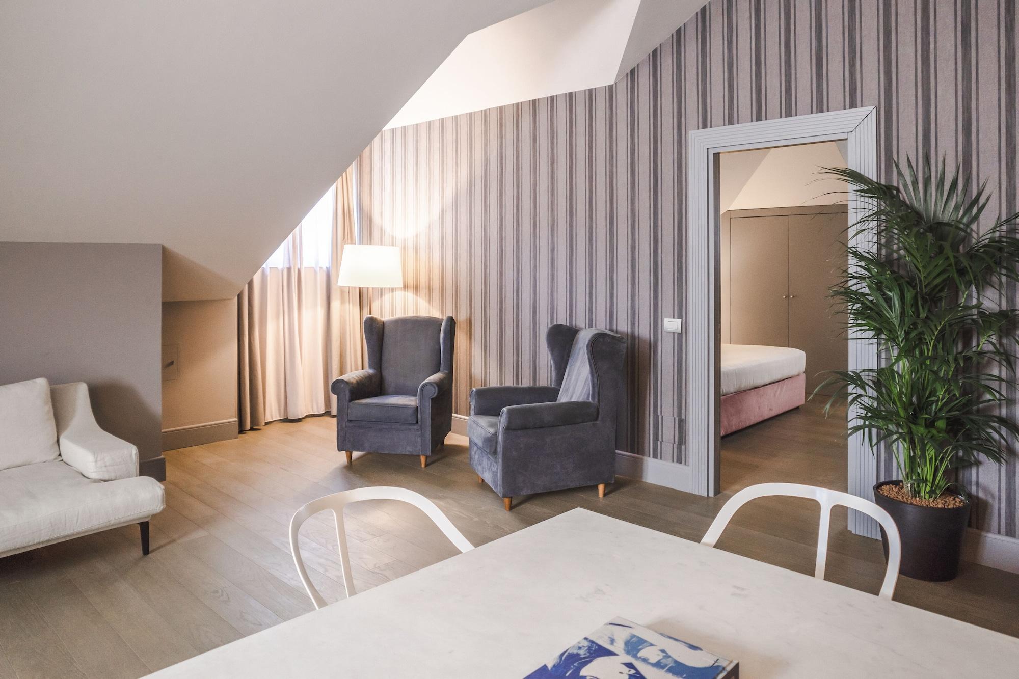 Palazzo Cornalia Hotel Milan Bagian luar foto A suite at the hotel